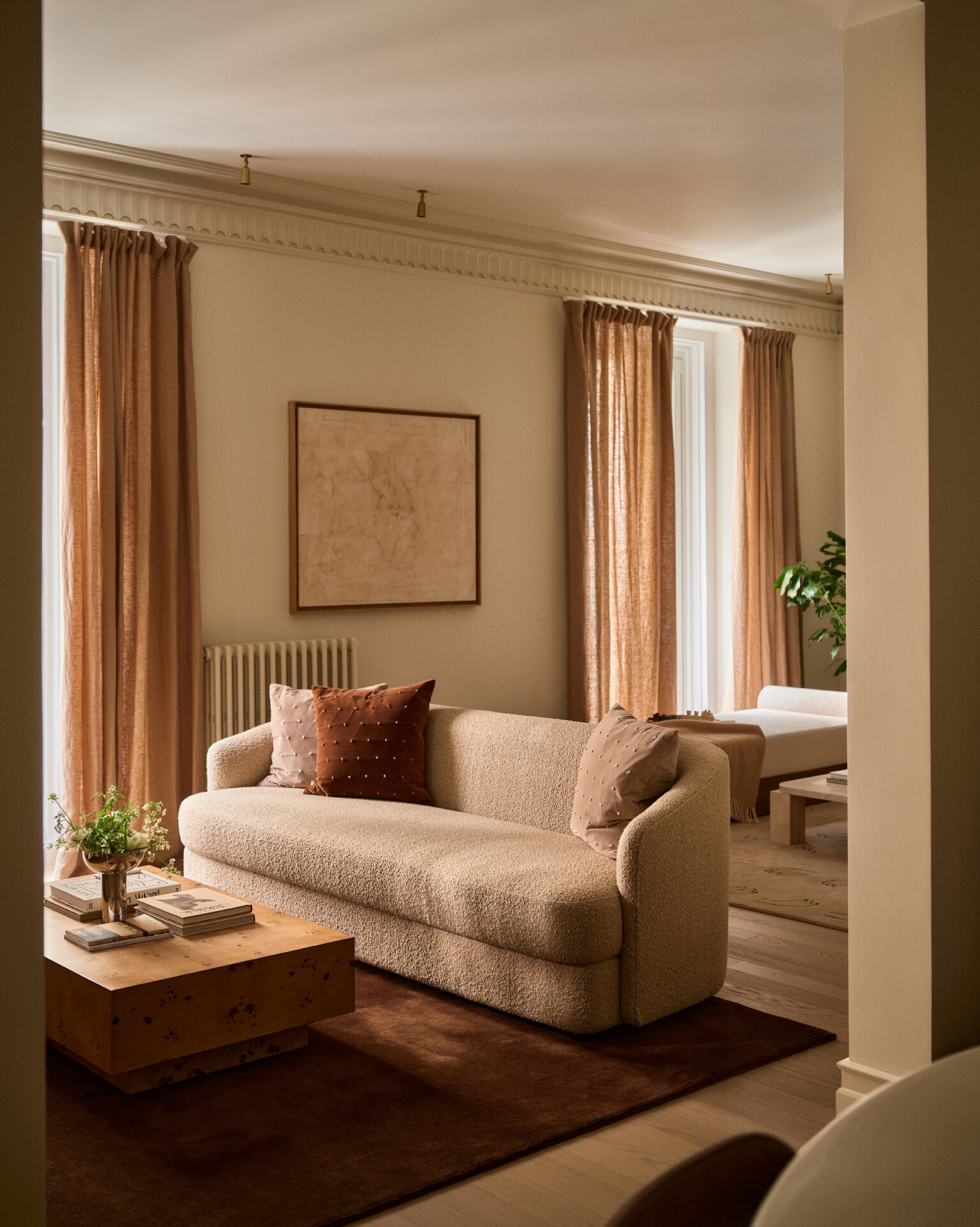Sitting room with cream sofa