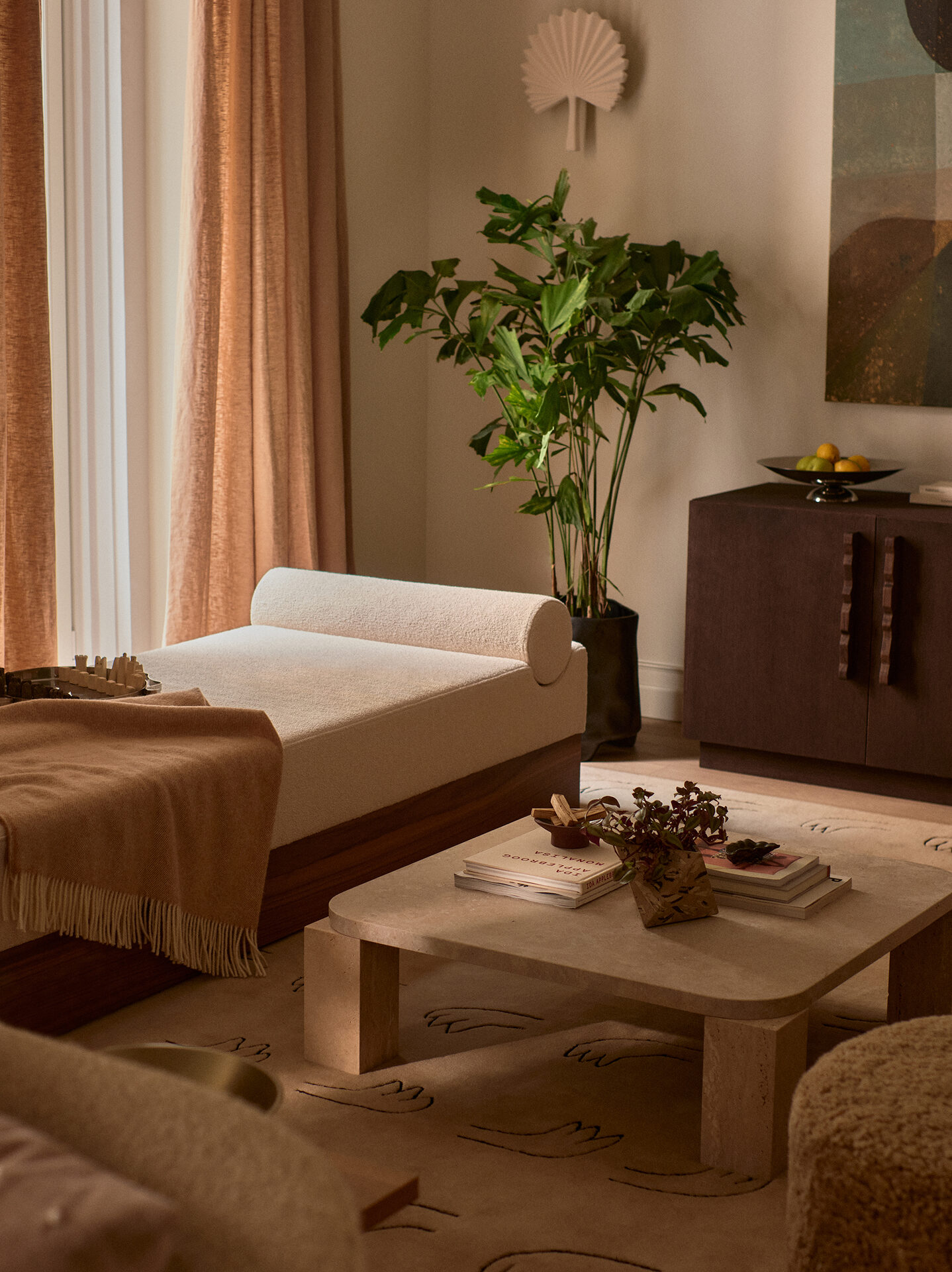 Sitting room daybed and coffee table